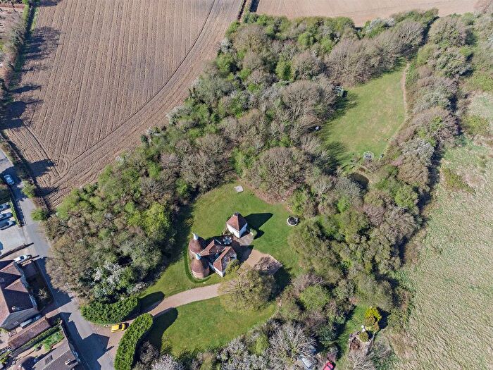 4 Bedroom Detached House For Sale In Dean Street, East Farleigh, Maidstone, ME15