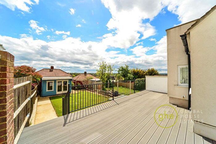 4 Bedroom Semi-Detached House To Rent In Dumblane Road, Eltham, London, SE9