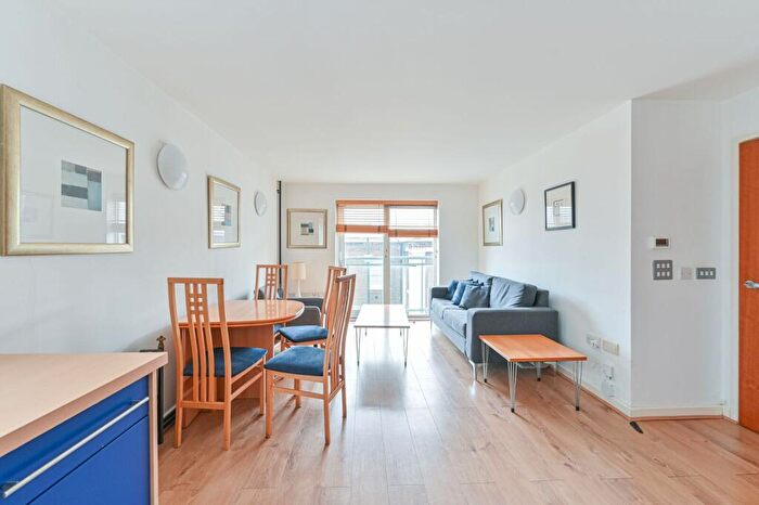 1 Bedroom Flat For Sale In Hopton Road, Woolwich Riverside, London, SE18