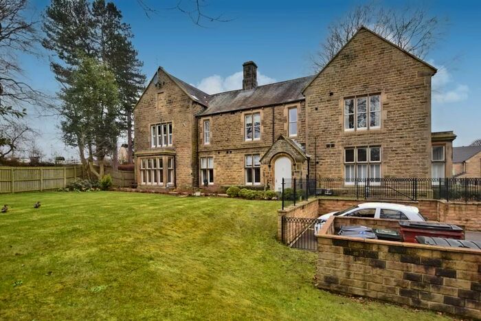 2 Bedroom Ground Flat To Rent In Weirfield House, Penistone, S36