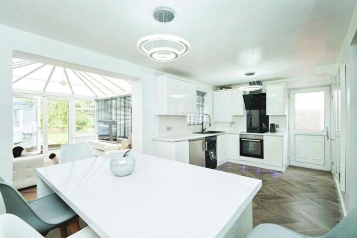 3 Bedroom Detached House To Rent In Goodwood Drive, Oldham, Stoneleigh Park, OL1