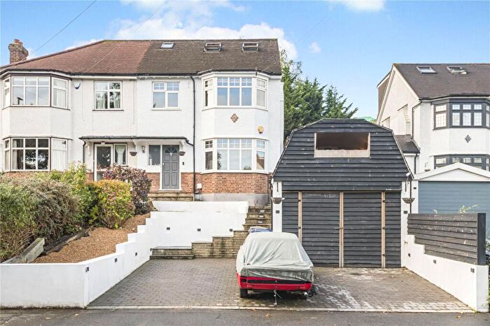 4 Bedroom Semi-Detached House For Sale In Church Hill Road, Barnet, EN4