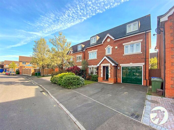 4 Bedroom Detached House To Rent In Woolbrook Road, Crayford, Dartford, DA1