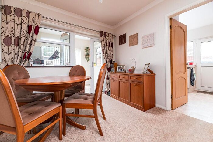 4 Bedroom Detached House For Sale In Lowlands Road, Belper, Derbyshire, DE56
