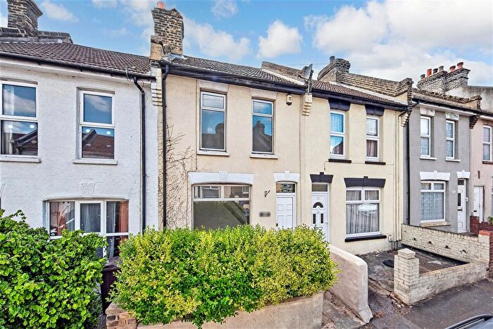 2 Bedroom Terraced House For Sale In Brompton Lane, Strood, Rochester, Kent, ME2