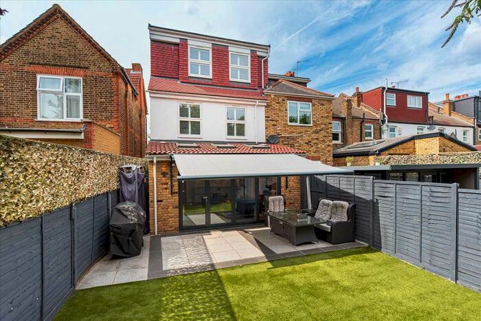 2 Bedroom End Of Terrace House To Rent In Southdown Road, London, SW20