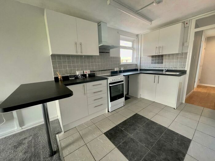 1 Bedroom Flat To Rent In Kestrel House, Marlborough Road, Gillingham, ME7