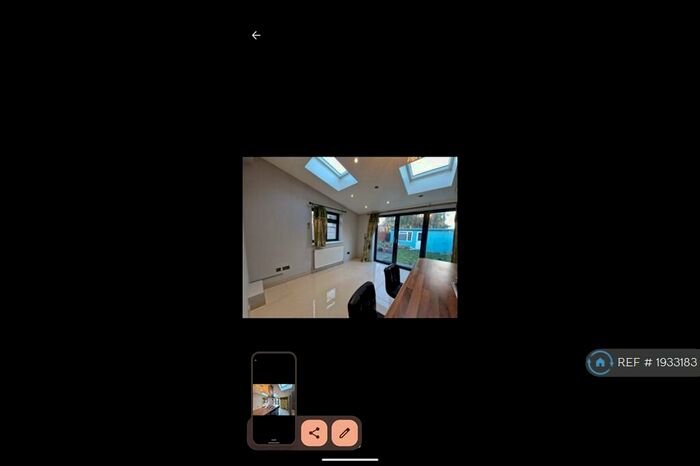 3 Bedroom Semi-Detached House To Rent In Windermere Road, Reading, RG2