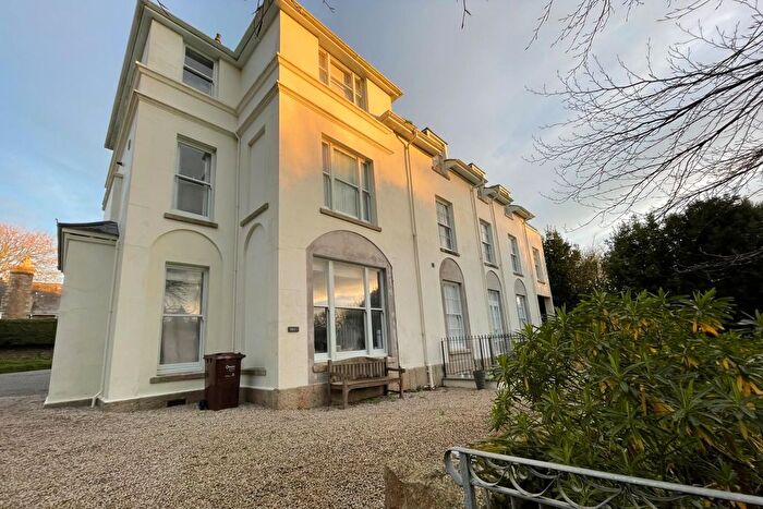 2 Bedroom Flat For Sale In Alverton Road, Penzance, TR18