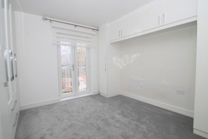 2 Bedroom Flat To Rent In Driscoll Way, CR3