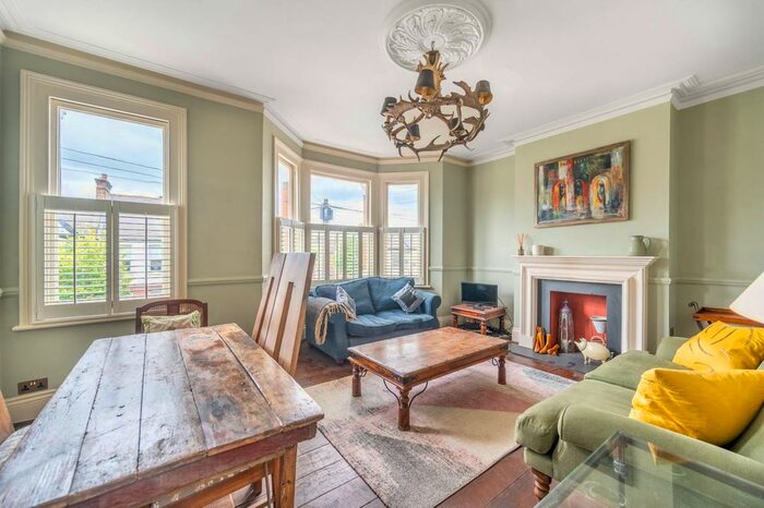 2 Bedroom Flat To Rent In Leghorn Road, Kensal Green, London, NW10