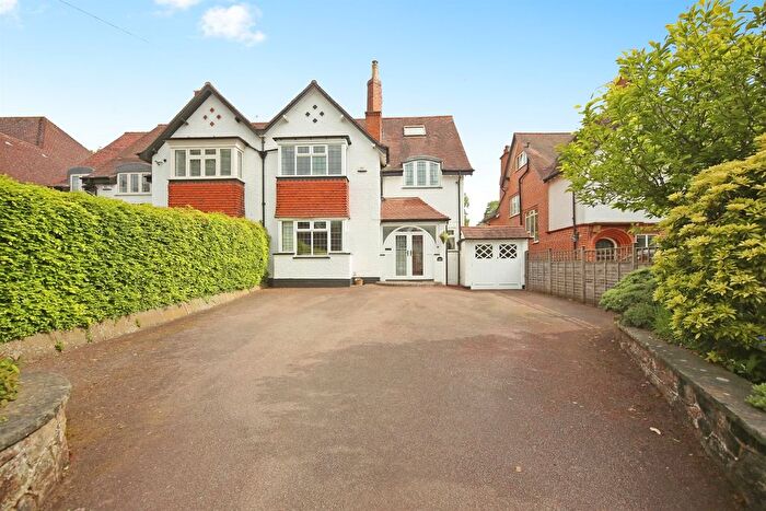 5 Bedroom Semi-Detached House For Sale In Streetsbrook Road, Solihull, B91