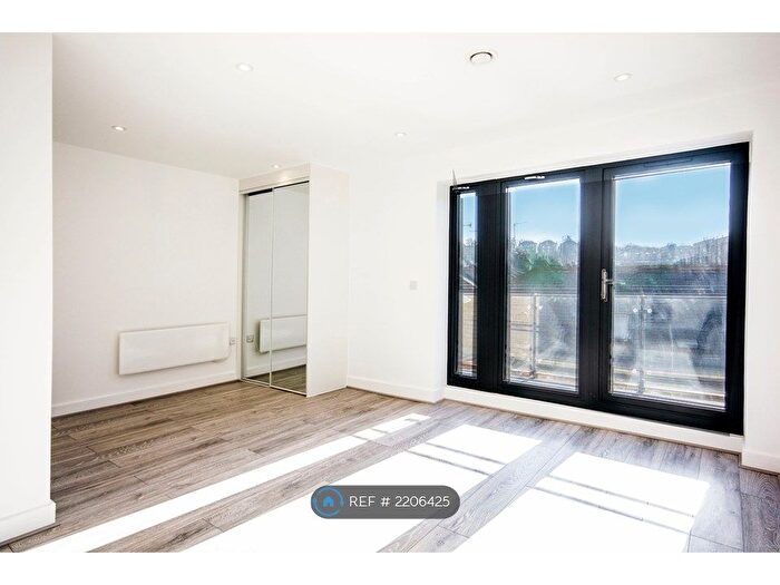 Studio To Rent In Illustrious House, London, SE10