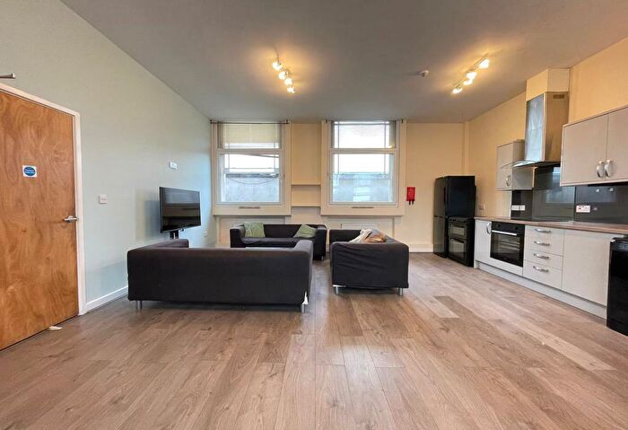 7 Bedroom Flat To Rent In South Parade, Nottingham City Centre, NG1