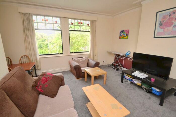 4 Bedroom Apartment To Rent In Lapwing Lane, Manchester, M20