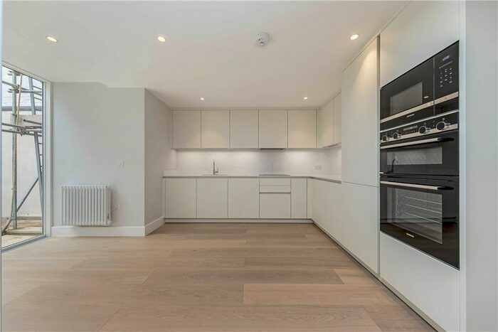 3 Bedroom Flat To Rent In Great Cumberland Place, Marylebone, London, W1H