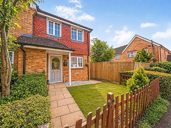 2 Bedroom Property For Sale In The Avenue, Hersden, Canterbury, CT3