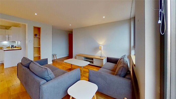 2 Bedroom Flat To Rent In East London Street, Edinburgh, EH7