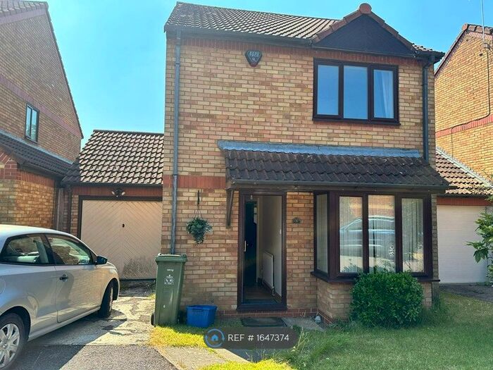 4 Bedroom Detached House To Rent In Lavender Grove, Walnut Tree, Milton Keynes, MK7