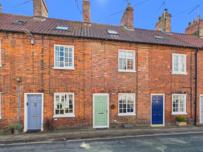 2 Bedroom Cottage For Sale In Minster Moorgate, Beverley, HU17