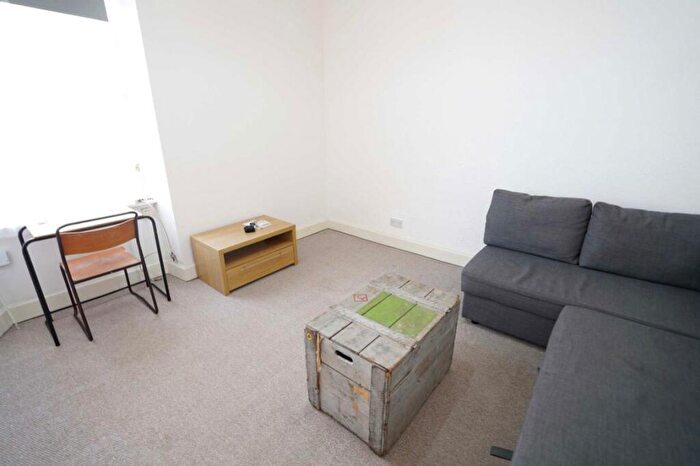 1 Bedroom Flat To Rent In West Tollcross, Tollcross, Edinburgh, EH3