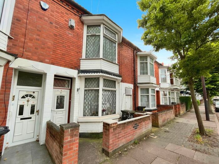 3 Bedroom Terraced House For Sale In Eastleigh Road, Leicester, Leicestershire, LE3