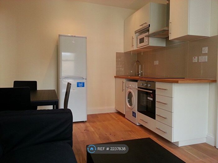 2 Bedroom Flat To Rent In Overstone Road, London, W6