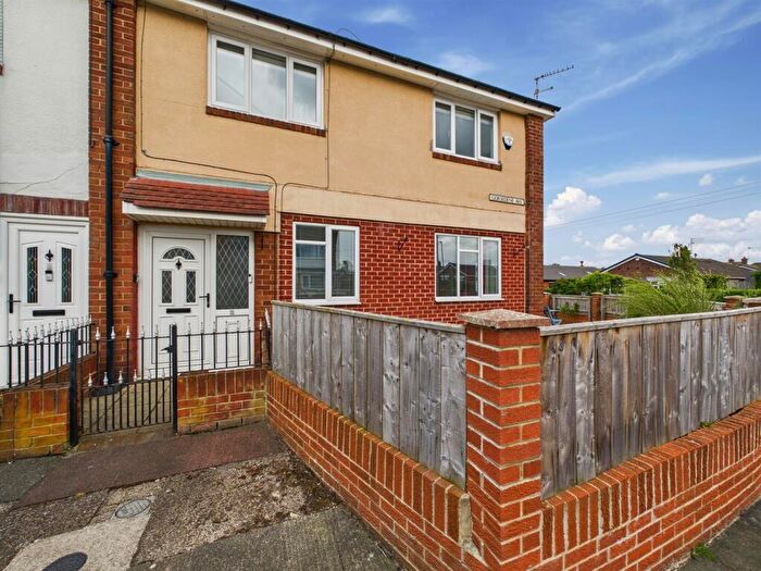 2 Bedroom Flat For Sale In Gorsedene Avenue, Whitley Bay, NE26