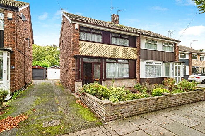 3 Bedroom Semi-detached House For Sale In Village Road, Hull, HU8