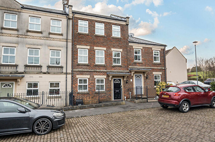 3 Bedroom Terraced House For Sale In Dowland Close, Redhouse, Swindon, SN25