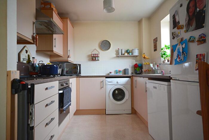 2 Bedroom House To Rent In Austin Way, Bracknell, RG12