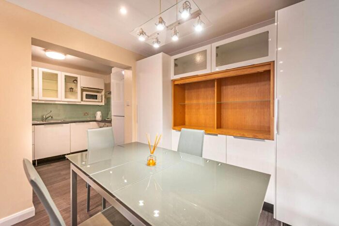 3 Bedroom House To Rent In Maple Mews, Maida Vale, London, NW6