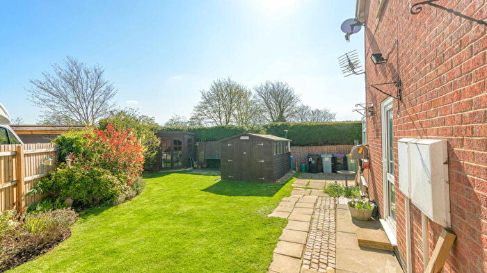 3 Bedroom Semi-Detached House For Sale In Chelmsford Drive In Grantham, NG31