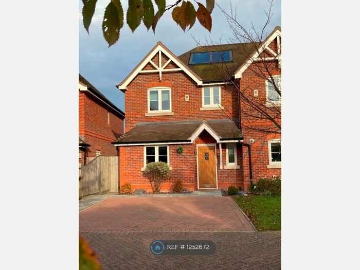 3 Bedroom Semi-Detached House To Rent In St. Matthews Court, Maidenhead SL6