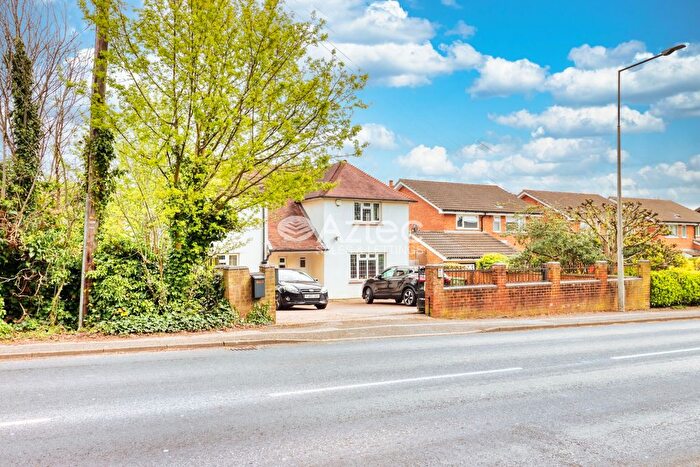 4 Bedroom Detached House For Sale In Shenley Road, West Bletchley, Milton Keynes, Buckinghamshire, MK3