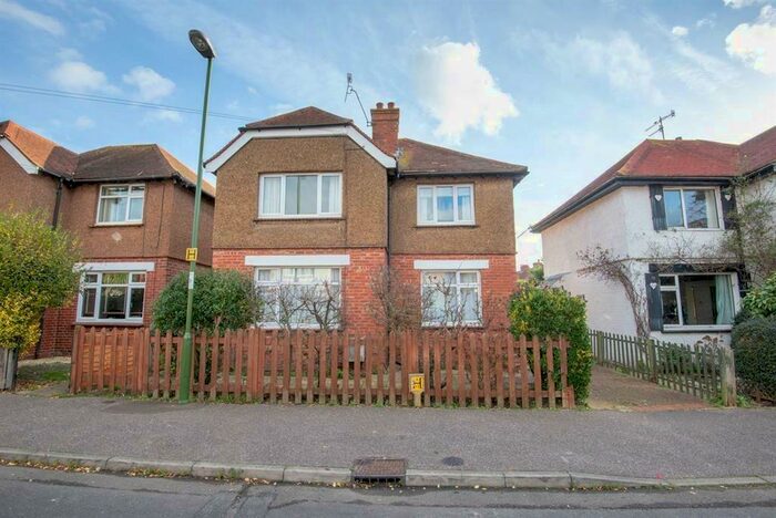 1 Bedroom Flat To Rent In Leconfield Road, Lancing, BN15