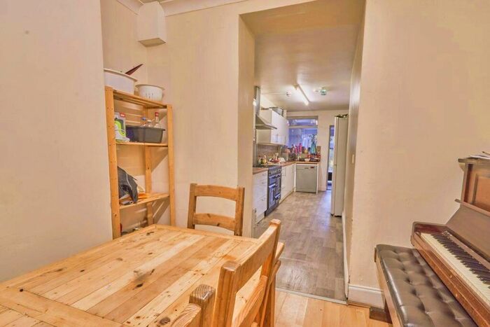 6 Bedroom House To Rent In Blackboy Road, Exeter, EX4