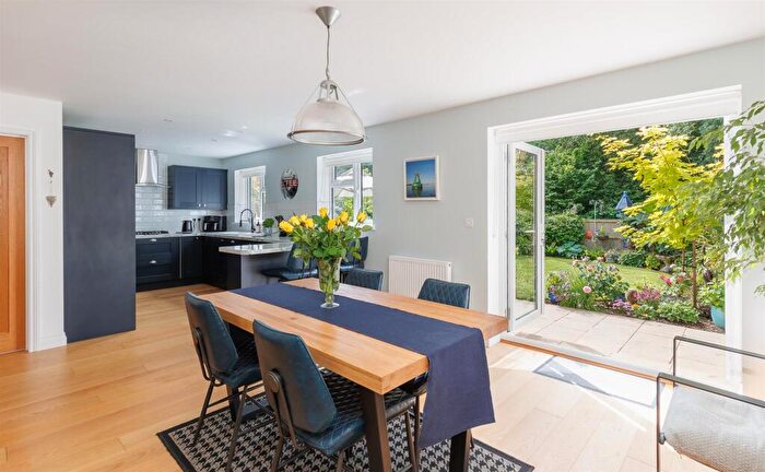 5 Bedroom Detached House For Sale In Immaculate Detached Family Home - Hooke Close, Freshwater, PO40