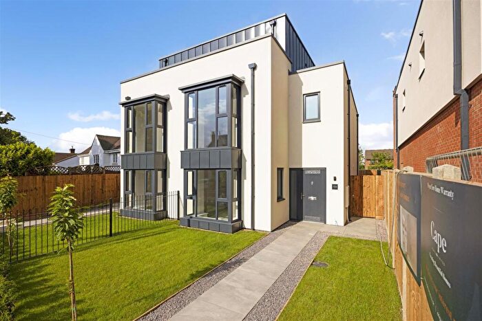 5 Bedroom Semi Detached House For Sale In Leckhampton Road, Cheltenham, GL53