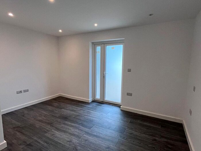 Studio To Rent In Cromwell Road, Hounslow, TW3