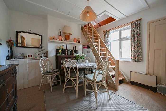 2 Bedroom Detached House For Sale In Furze Hill, Fordingbridge, SP6