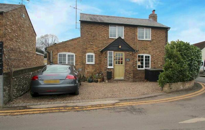 3 Bedroom Detached House For Sale In Kings Lane, Chipperfield, Kings Langley, WD4
