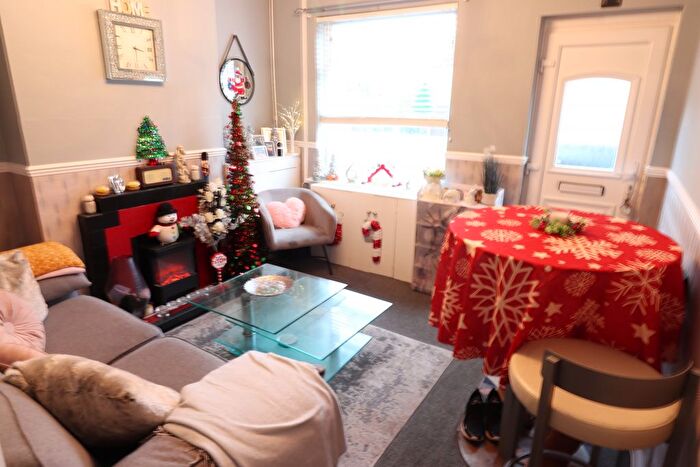 2 Bedroom Terraced House For Sale In Tavistock Street, Luton, LU1