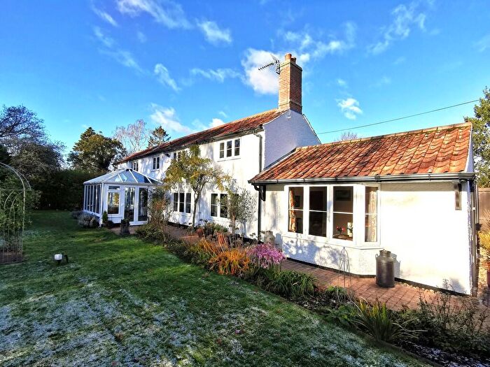 3 Bedroom Detached House For Sale In Newgate, Kirby Cane, NR35