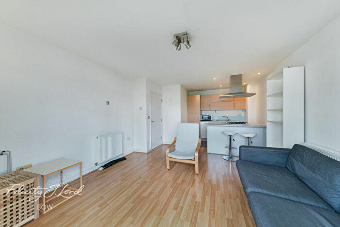 1 Bedroom Apartment For Sale In Bow Road, London, E3