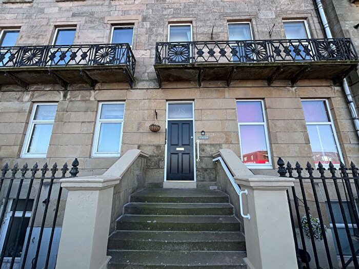 2 Bedroom Flat For Sale In Wyre View, - Queens Terrace, Fleetwood, Lancashire, FY7