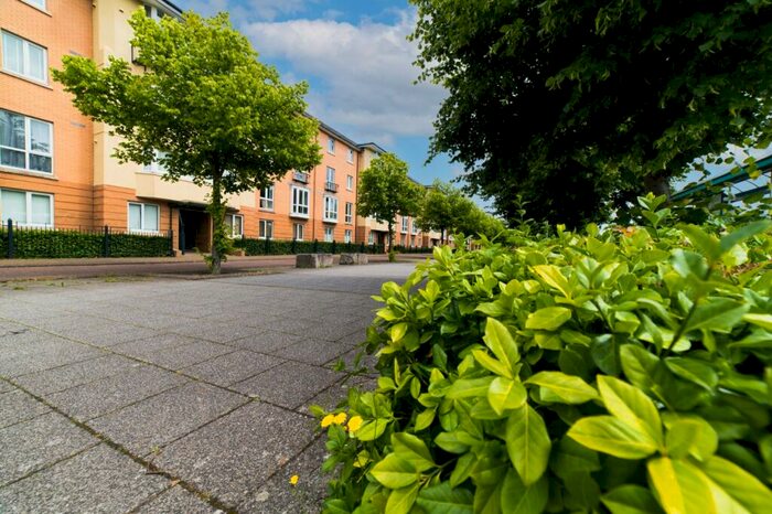 2 Bedroom Flat To Rent In Roma House, Lloyd George Avenue, Cardiff Bay, CF10