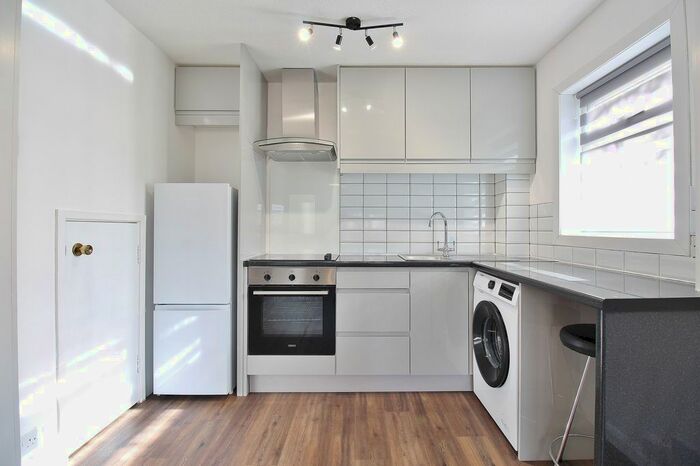 1 Bedroom End Of Terrace House To Rent In Heather Close, Isleworth, TW7