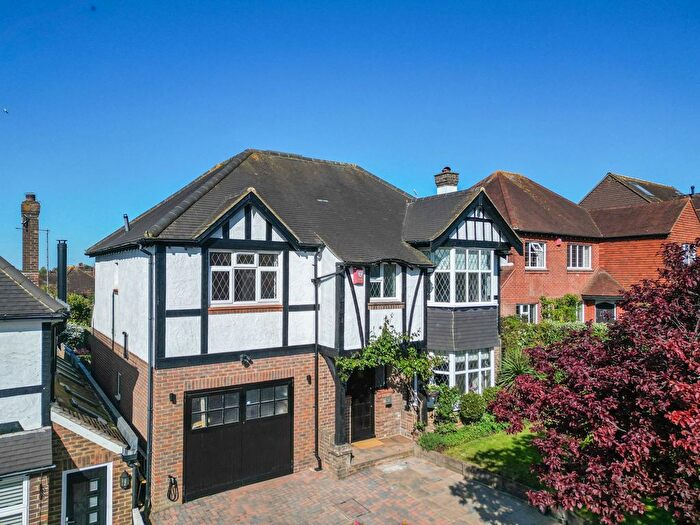 4 Bedroom Detached House For Sale In Woodland Avenue, Hove, BN3