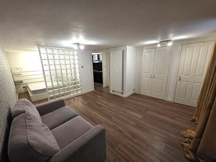 1 Bedroom Flat To Rent In Marischal Street, City Centre, Aberdeen, AB11